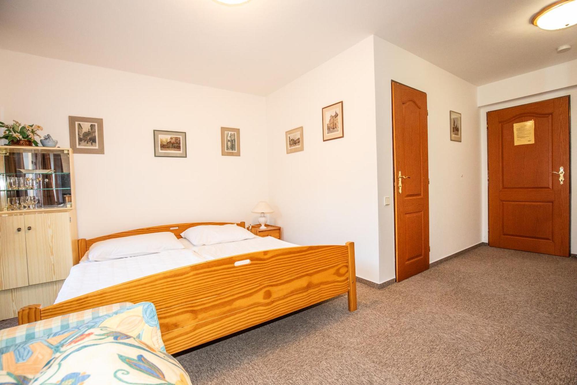 Resort U Jelena Křivoklát Chambre photo