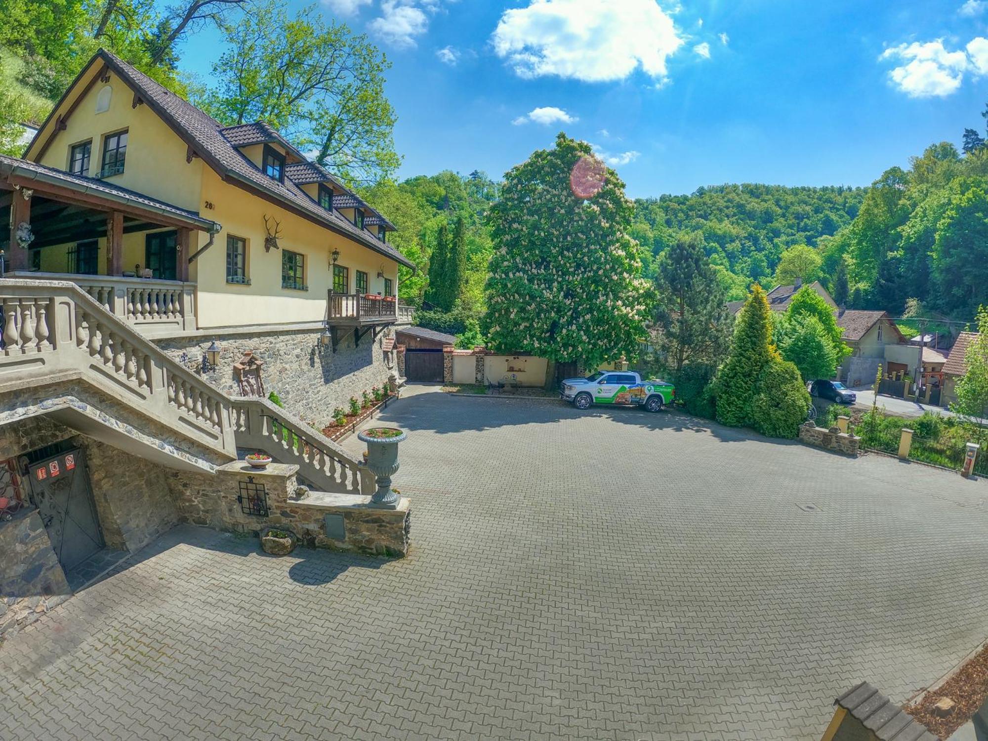 Resort U Jelena Křivoklát Extérieur photo