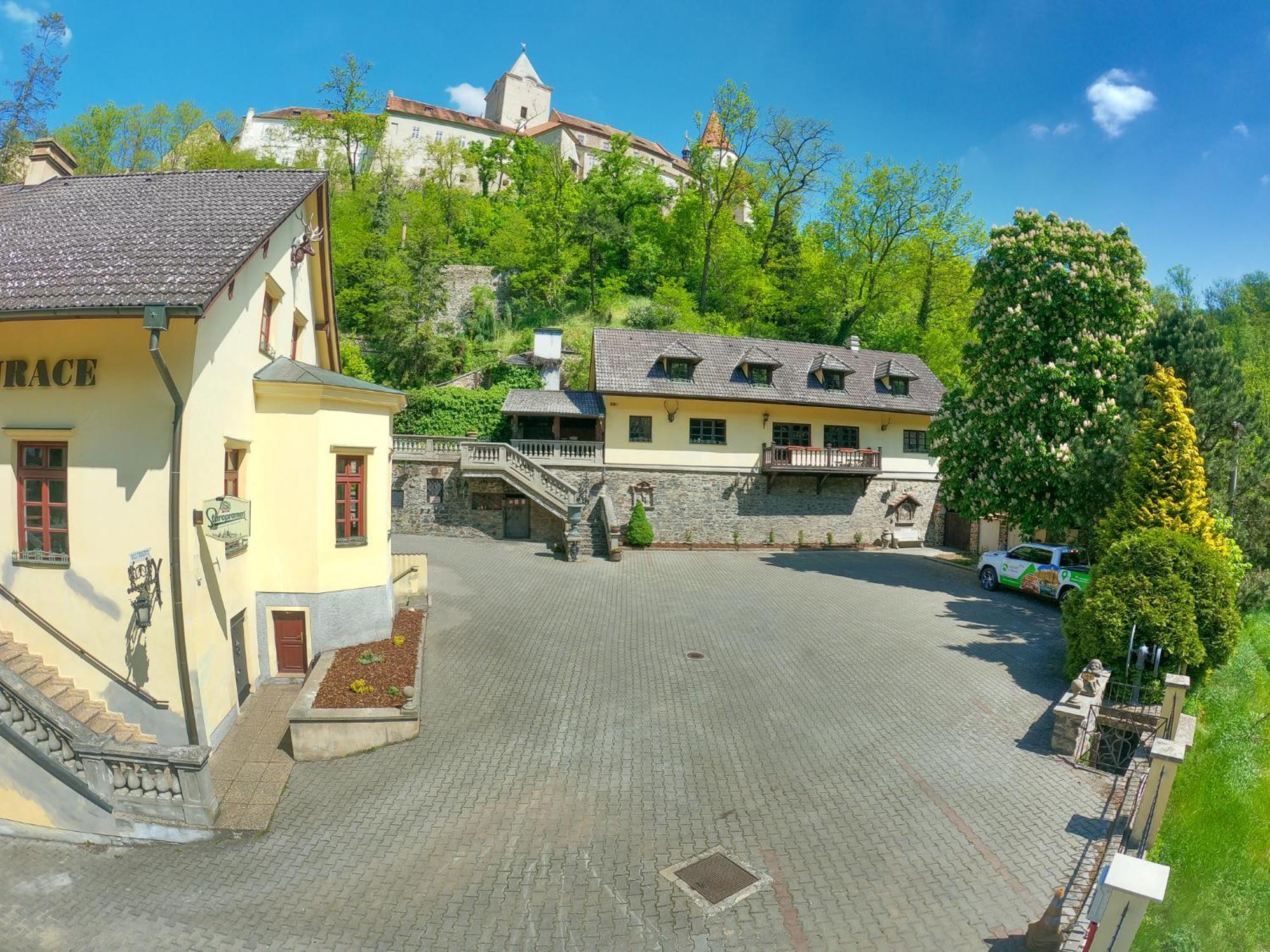 Resort U Jelena Křivoklát Extérieur photo