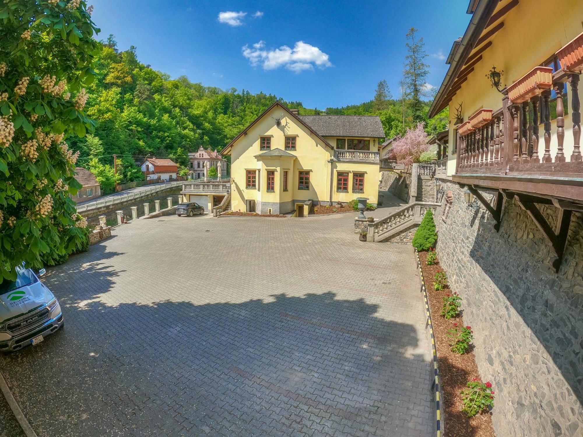 Resort U Jelena Křivoklát Extérieur photo