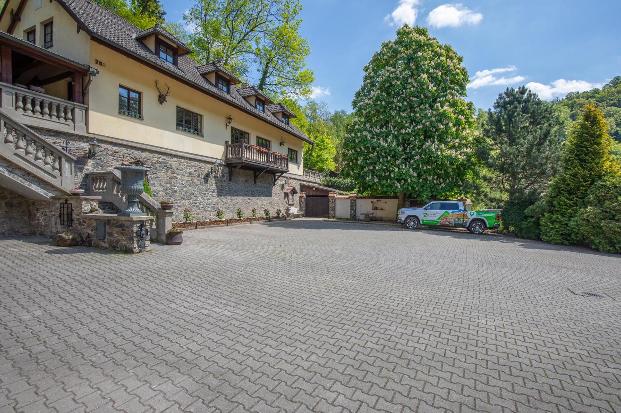 Resort U Jelena Křivoklát Extérieur photo